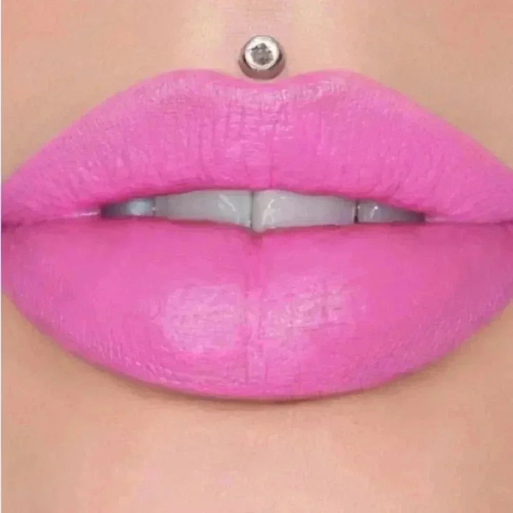 Pink Messiah Jeffree Star Velvet Trap Lip stick